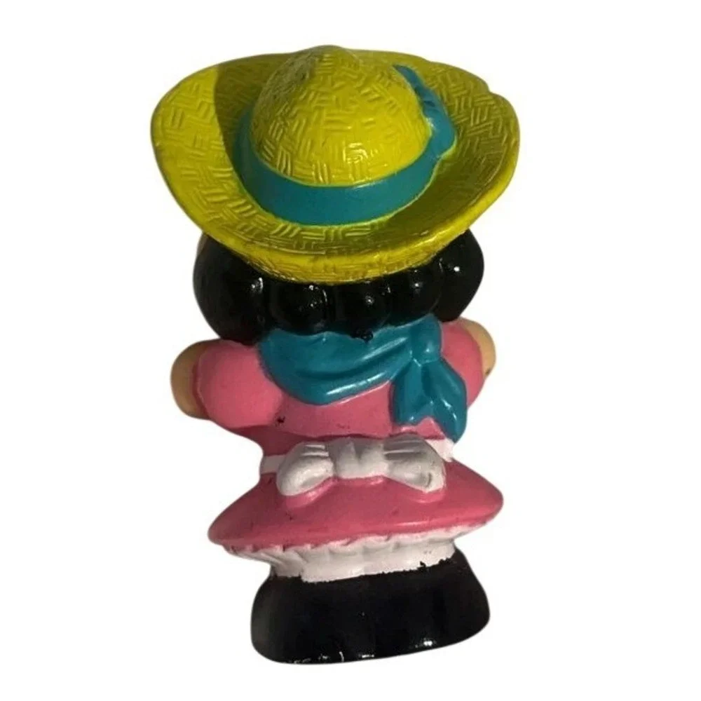 Vintage 1966 Peanuts Lucy 2.5